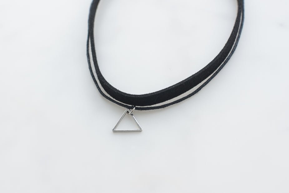 Choker with Triangle Necklace choker-with-triangle_925x_eb70782e-8ccb-471e-a116-65f8753b3320 2